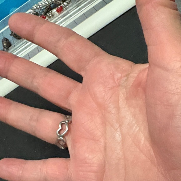 Sweet 925 Sterling Silver  Heart Ring - Picture 6 of 8